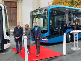 BOGG tauft e-Bus auf den Namen "AareLand"
